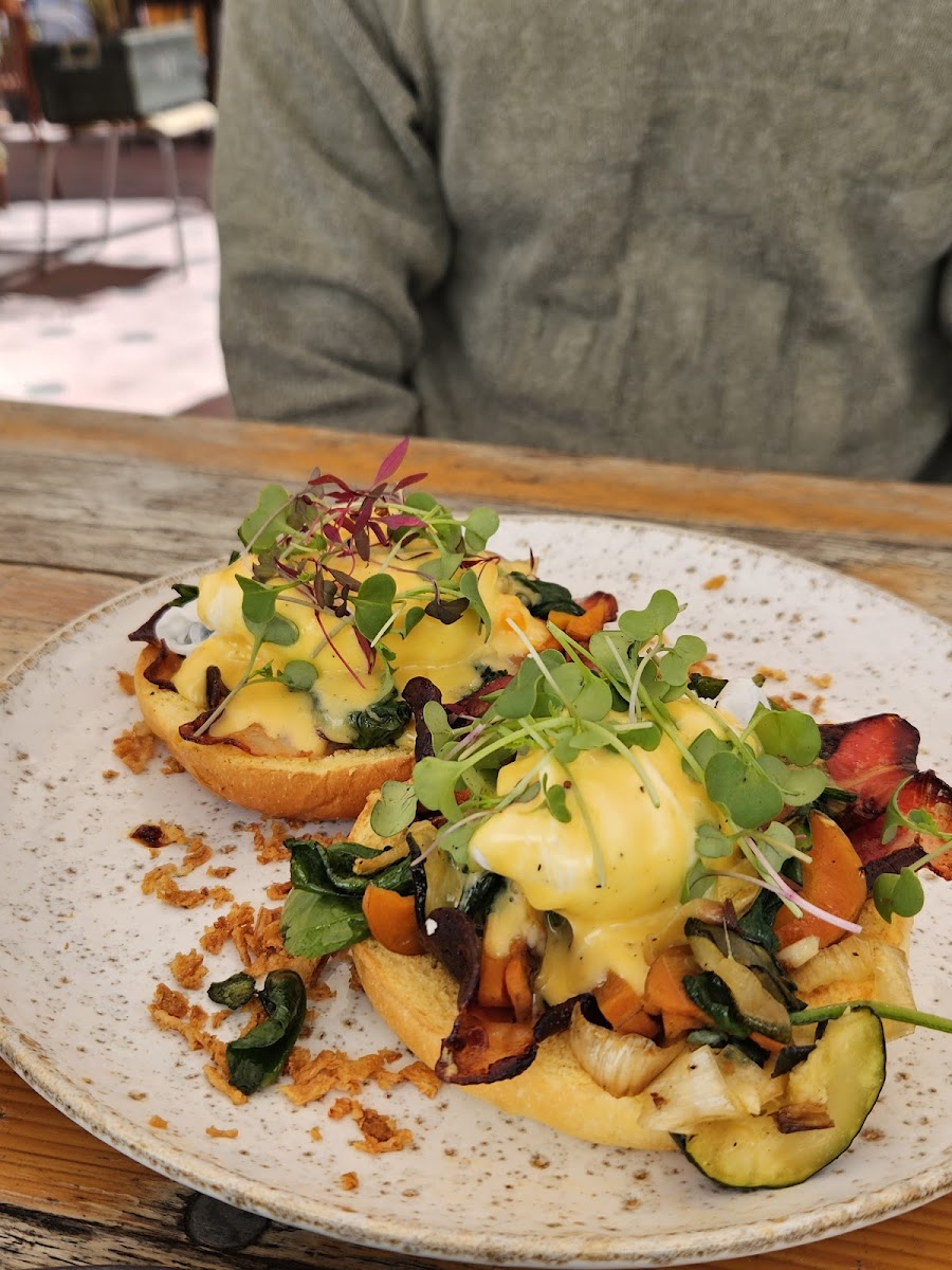 A.p. F. Cafe & Restaurant-5